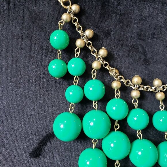 Stella & Dot Gold Tone Green Baubles Pearl Beads Bib Necklace with Lobster Clasp - Picture 6 of 8